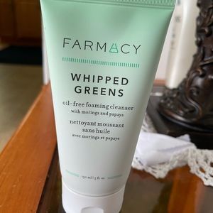 FARMACY Whipped Greens Oil Free Foaming Cleanser